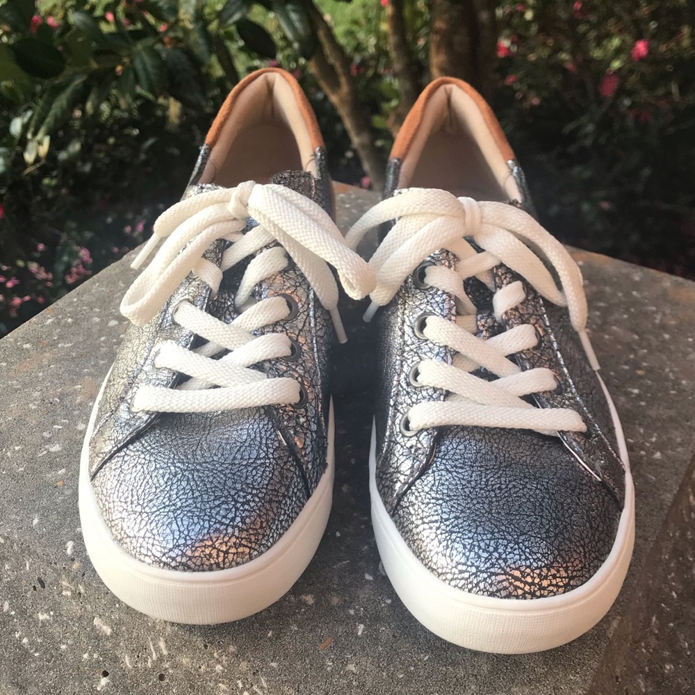 Naturalizer Metallic Crackle Morrison Sneakers - Picture 4 of 12